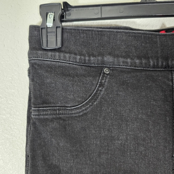 Spanx Vintage Distressed Ankle Skinny Jeans in Black Size Large Style 20213R - Picture 8 of 13